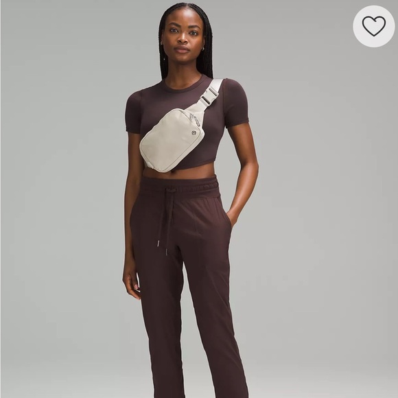 GOOD CONDITION Lululemon large belt bag - Picture 6 of 6